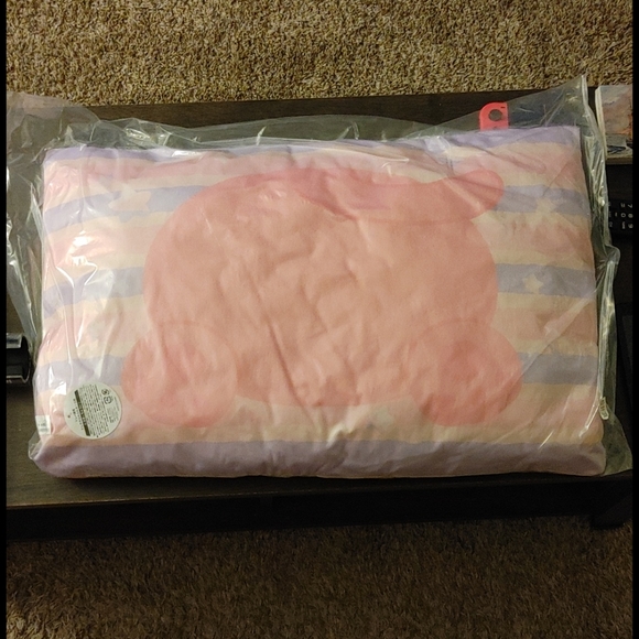 Toreba Toreta's Big Soft Pillow - Picture 2 of 3
